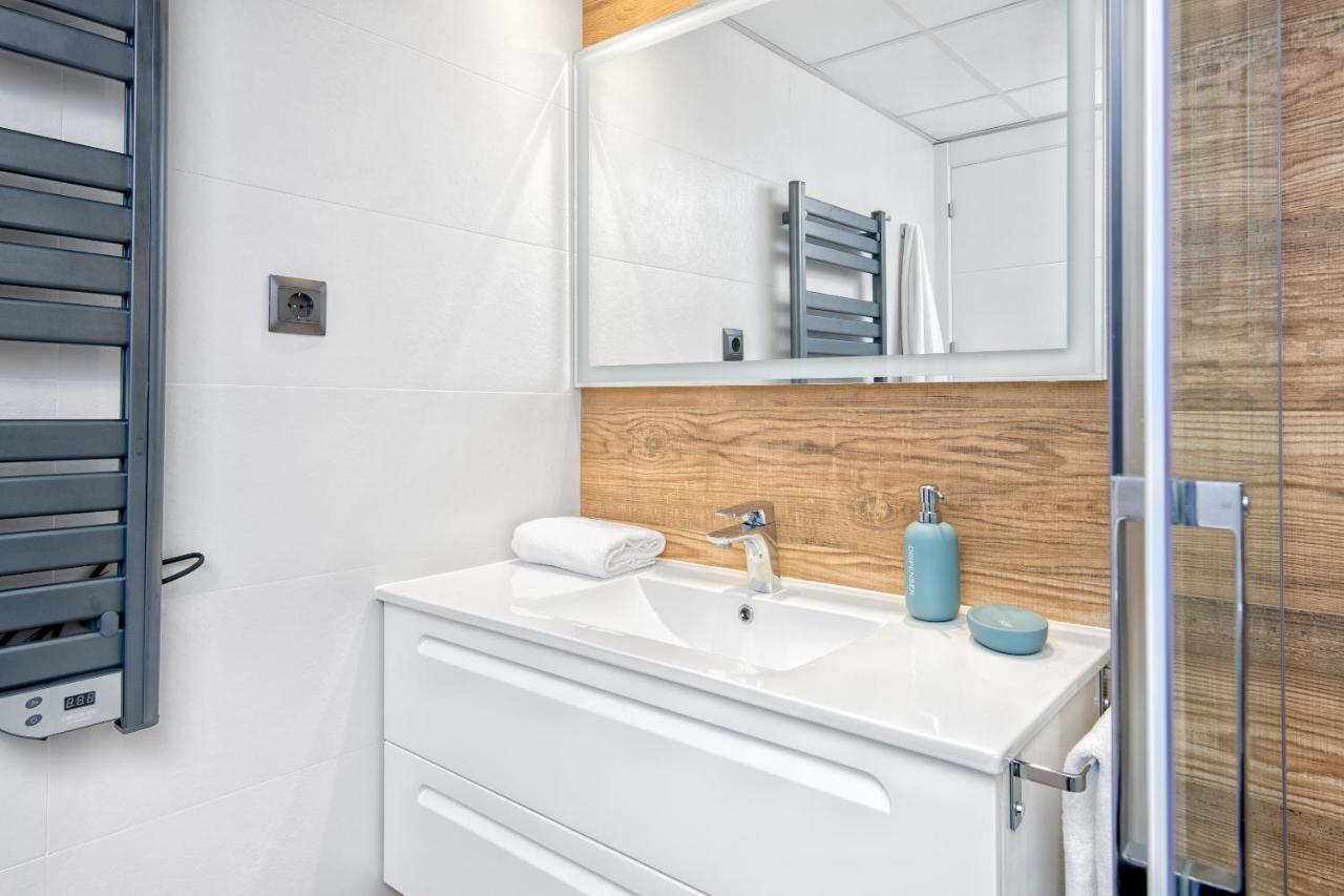 Lola Playa Puerto Marina Appartement Benalmádena Buitenkant foto